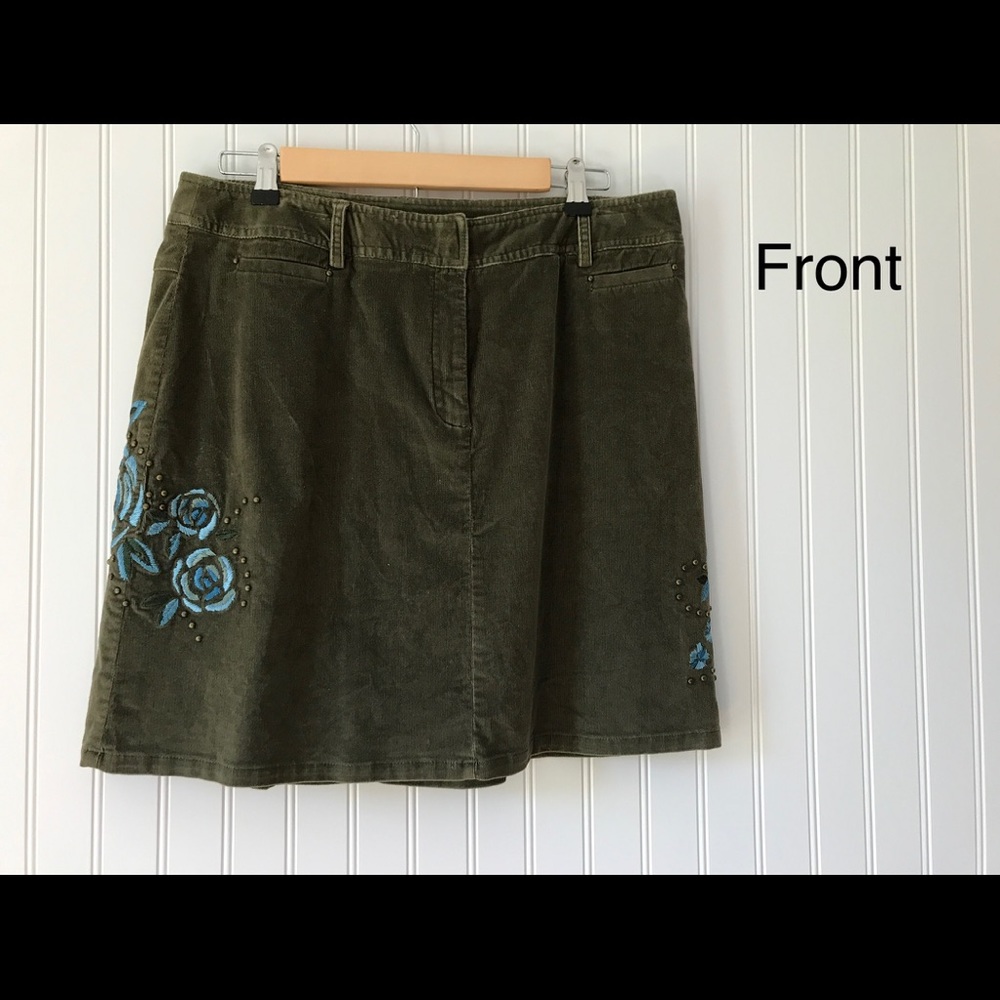 Green Corduroy Skirt with Flower Embroidery - Picture 2 of 7